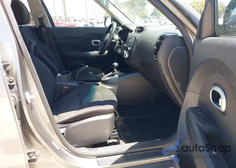 2016 Kia Soul z USA, uszkodzony, nr VIN KNDJN2A26G7338084